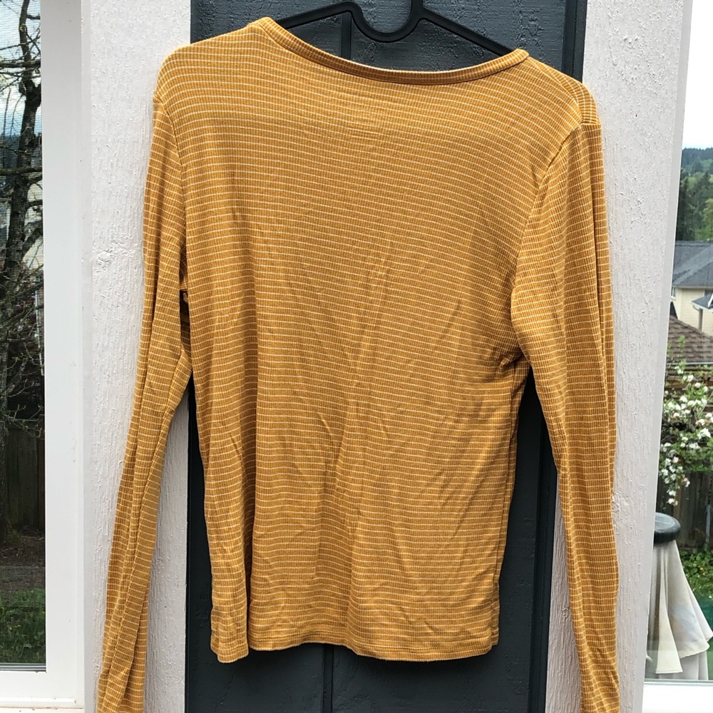 Long sleeve American Eagle shirt
